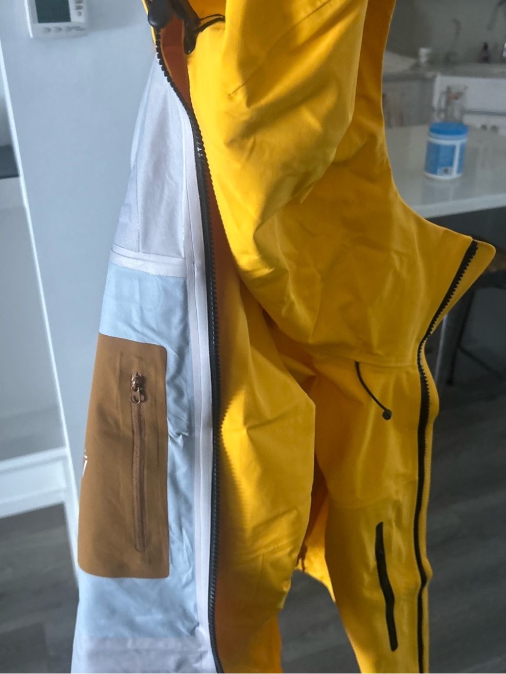 Arc'teryx men’s  Yellow Waterproof Raincoat - Picture 7 of 7